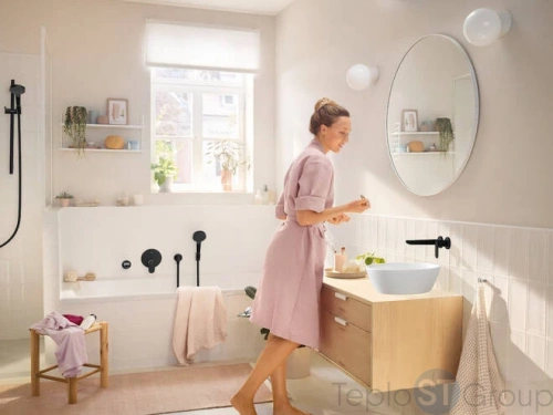 Смеситель для ванны c душем Hansgrohe Rebris S 72466670, черный матовый - купить с доставкой по России фото 4